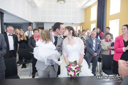 Le baisier des mariees mariage Bretagne